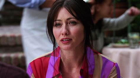 in what season of charmed does prue die|how did prue halliwell die.